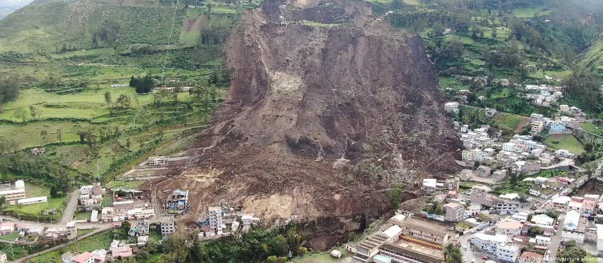 厄瓜多尔豪雨酿山崩 至少6人19伤