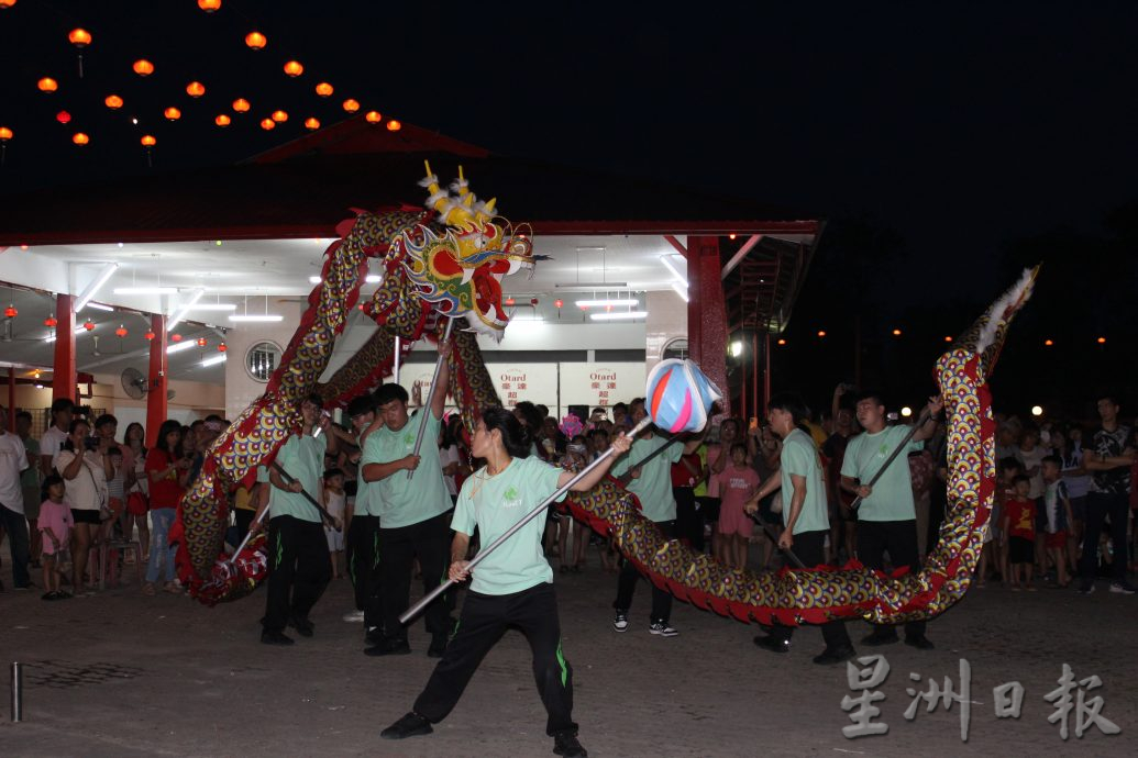 台湾客家𪹚龙隆重登场 龙舞翻腾引爆全场 