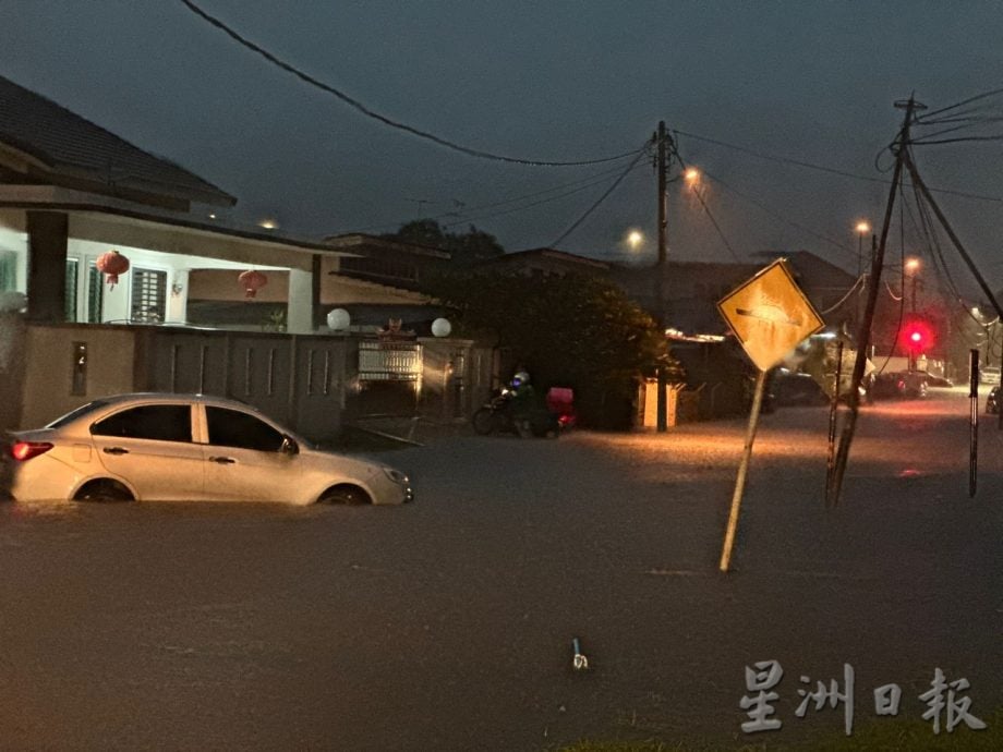 大雨引發兵如河水高漲 沿岸多區水災 居民叫苦