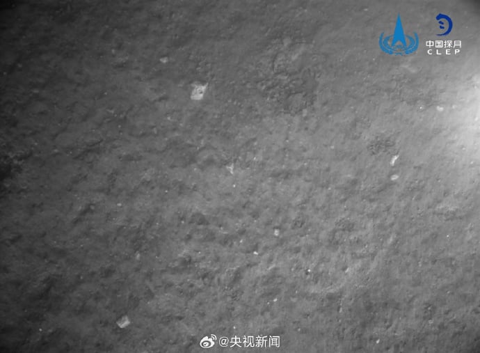 嫦娥六號登月完成采樣 首次在月球動態展示五星紅旗