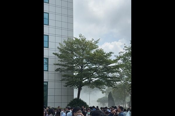數千員工逃生 臺光電大廠停車場發生火災