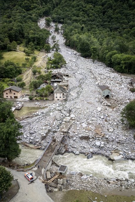 暴雨導致嚴重洪災和山體滑坡 瑞士進入警戒狀態