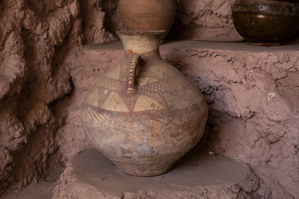 最古老葡萄酒西班牙出土！“骨灰罈”封存2000年藏金飾