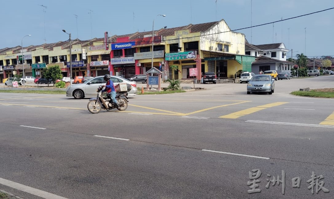 柔：新闻：武吉甘蜜大路将安装临时防撞杆 测试提升道路安全的成效