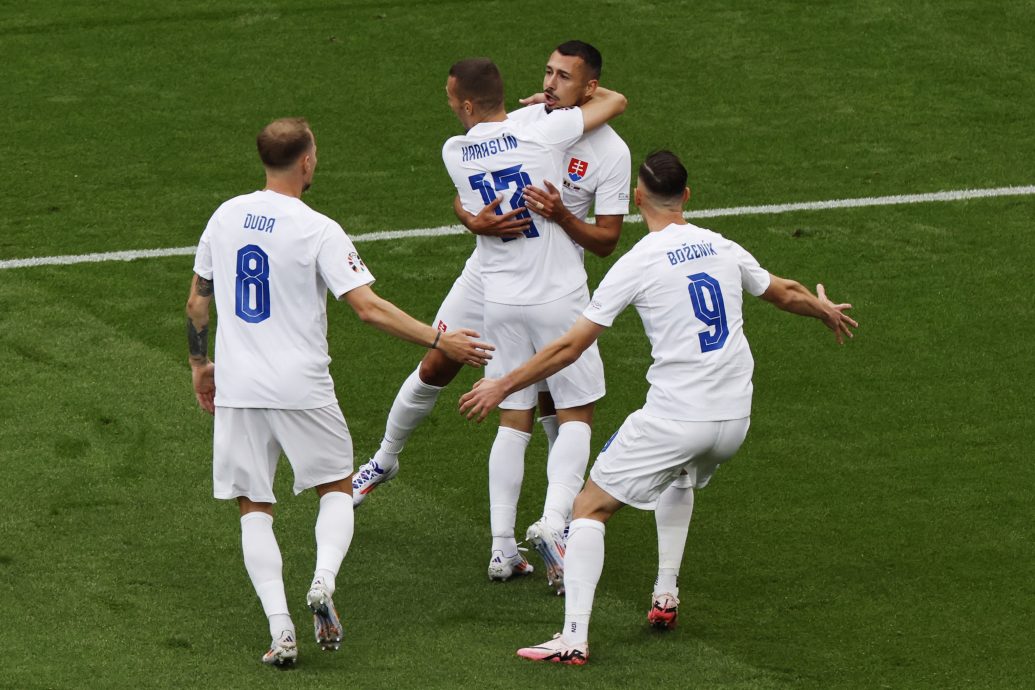 Bảng E Cúp C1 | Thua Slovakia 0-1 và Bỉ khởi đầu tệ hại