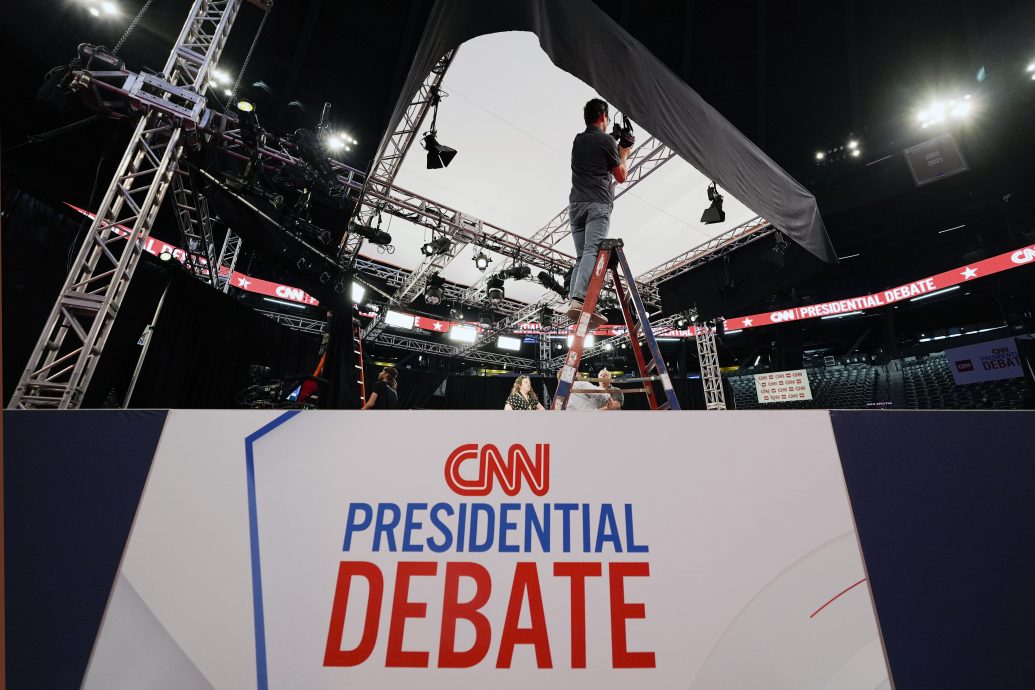 民调：大多数美国人将收看总统辩论