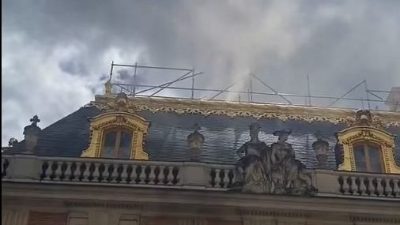 法国凡尔赛宫火警　数百游客疏散　幸无人伤无收藏品受损