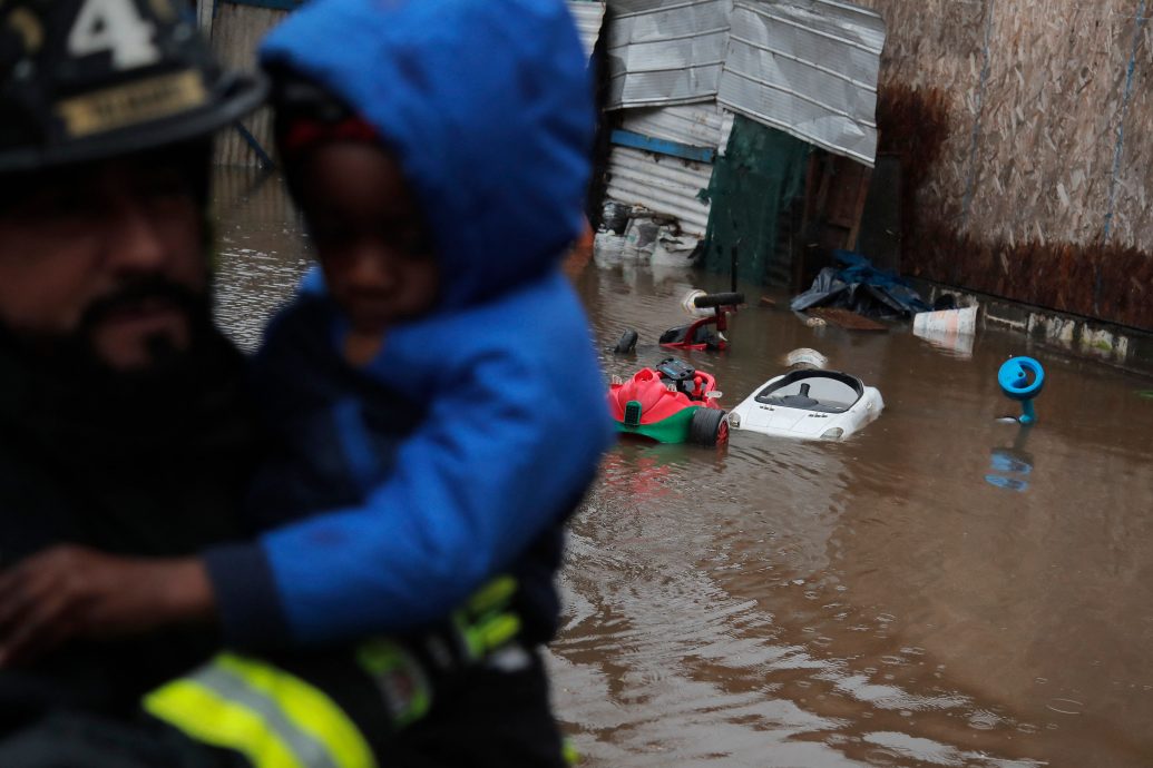 温带气旋挟带豪雨成灾 智利多地洪水泛滥