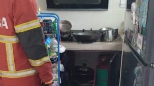 煮饭时煤气桶爆炸  引小火患1人轻伤