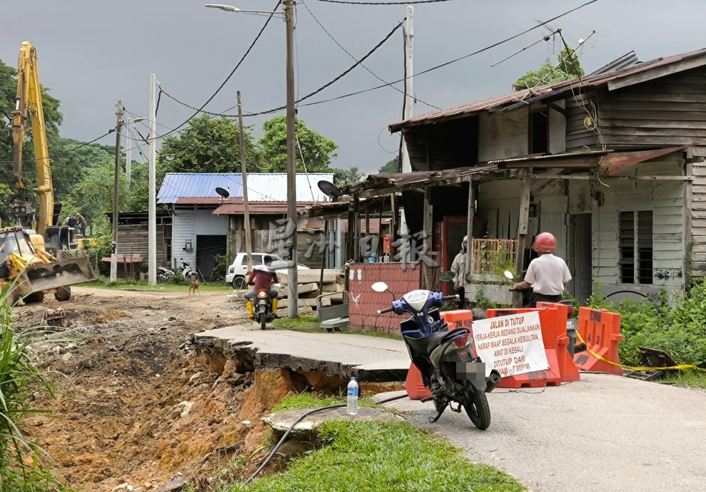 甘榜巴西河堤土崩搶修工程突停工  原來是有電纜待移