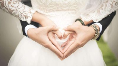 男子“被小20歲女醫生倒追求婚”　婚禮當日收神秘短訊揭驚人秘密
