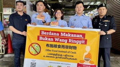 Offer food to foreign bogus monks instead of cash donation