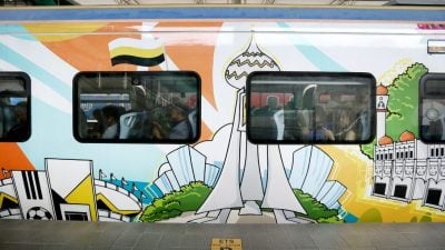 结生态旅游景点美食文化 怡市厅包装6火车外观抢眼