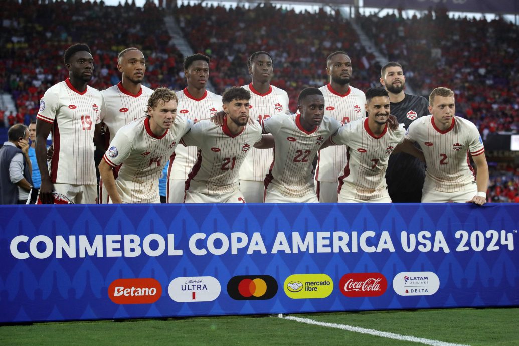 Copa America | Lautaro lập cú đúp, Argentina thắng cả 3 trận và vào tứ kết
