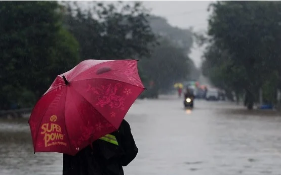 至下午5时 全国多州迎雷雨强风