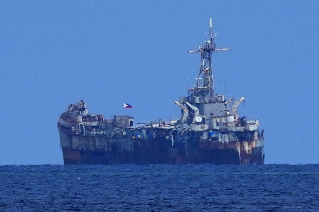 菲軍方：中國海警“蓄意高速撞擊”菲律賓船 沒收槍枝 一人斷指