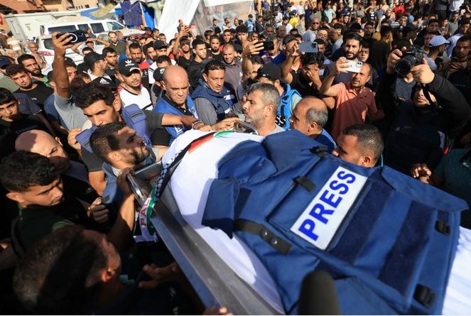 调查：加沙记者早知“记者”背心保护不了他们 生气百人死 全球“不愤怒”