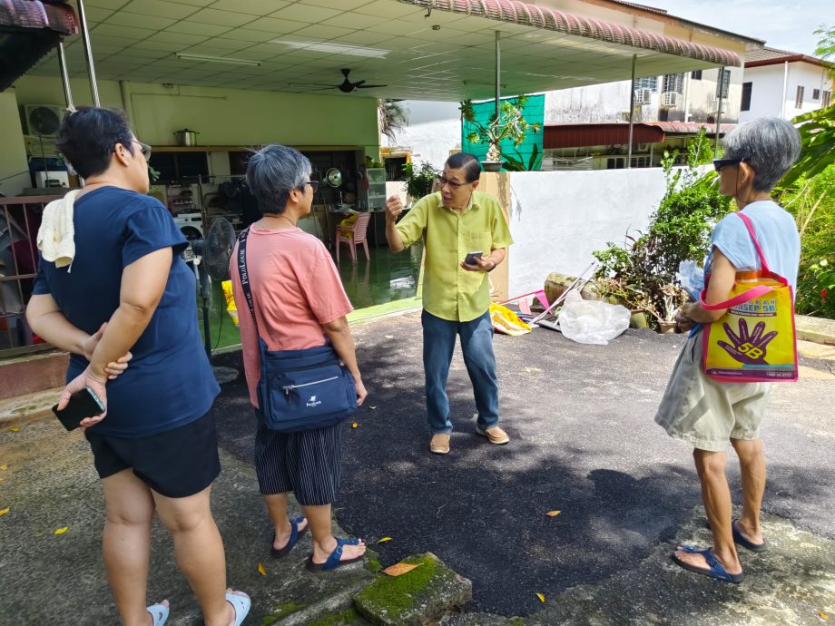 豪雨引發山洪 安世花園一帶首當其衝