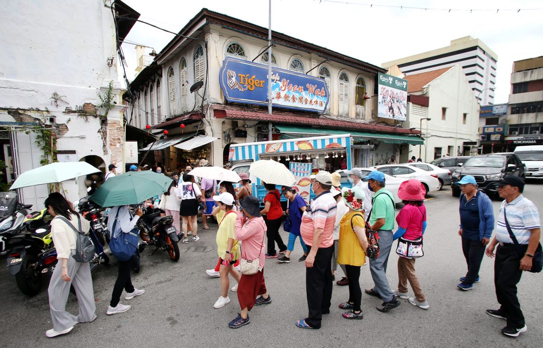 酒楼餐厅酒店蛋糕店做好准备 父亲节连假料炽热涌人潮