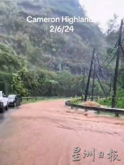 金马仑甘榜拉惹51碑处  涵洞堵塞雨天河水溢马路  公共工程局将展疏通工作