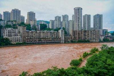 长江第1号洪水形成 中下游防汛形势严峻