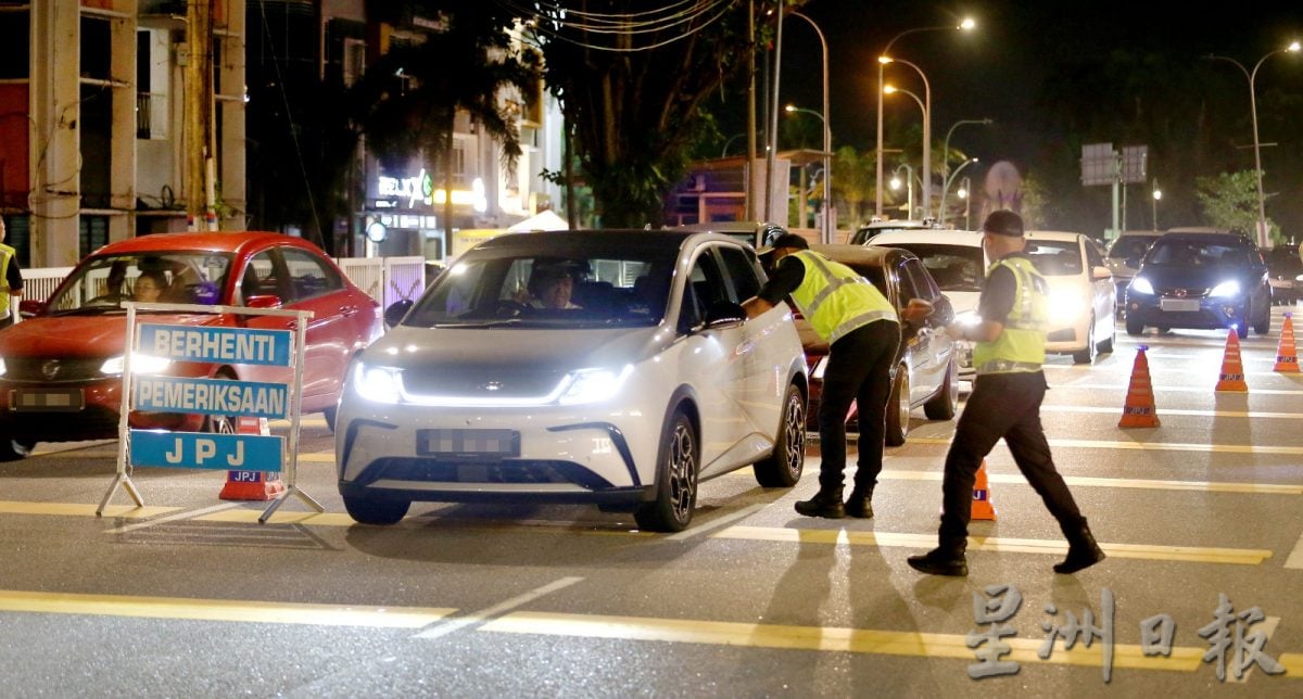 霹陆交局哈芝节执法行动  开逾1万2000张罚单 无驾照最多