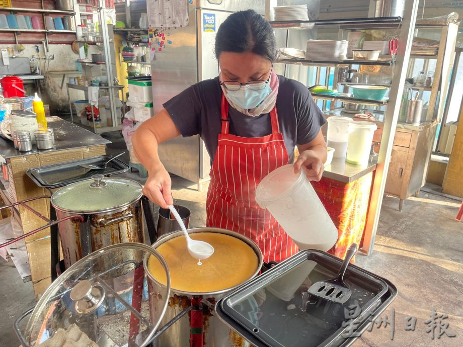 霹／版头／【人气美食】／兵如港红绿灯饮料站 招牌四宝必点餐