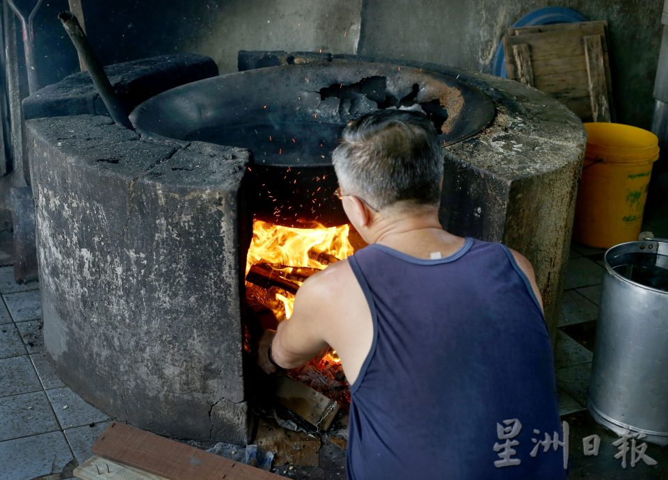 霹：封底主文／它的诞生|匠心制豆腐  每块皆辛苦 