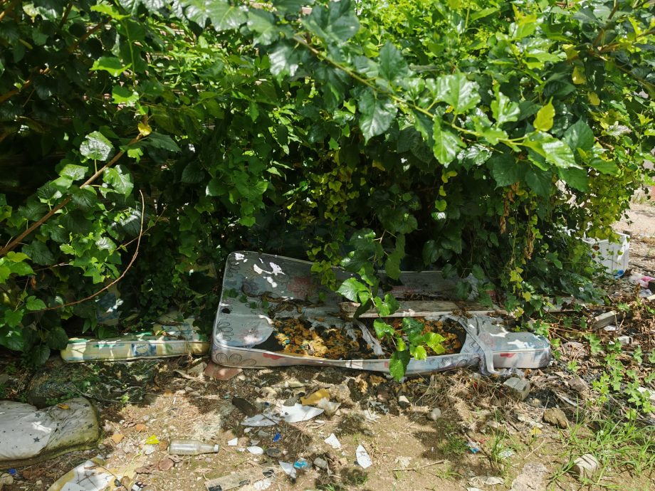 （古城版）哥打拉沙馬那烏達瑪公寓大型垃圾越來越多，影響市容也滋生蚊蟲