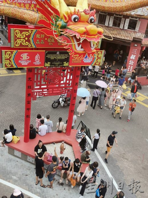 （古城第三版主文）鸡场街舞台开始提升工程·预计10月亮丽登场