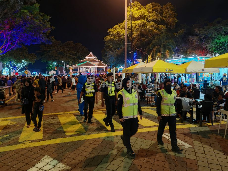 （古城第二版主文）“马六甲夜生活”首夜，甲州各景区迎来逾万人造访