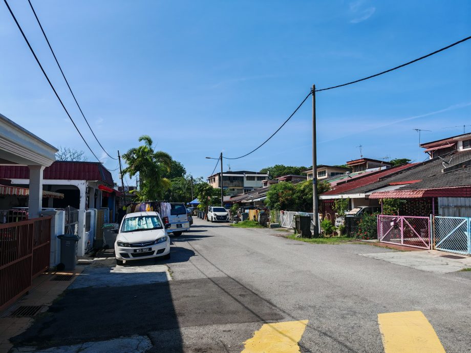 （古城第五版主文）旧式洋灰垃圾桶停用数年，市民希望当局移除避免产生卫生问题