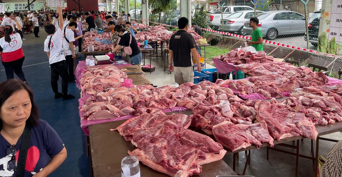 （大北马）“猪肉大促销，安乐迎端午”，最早民众4时许排队