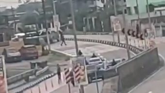 新山市区警追匪 2匪与警驳火被歼灭
