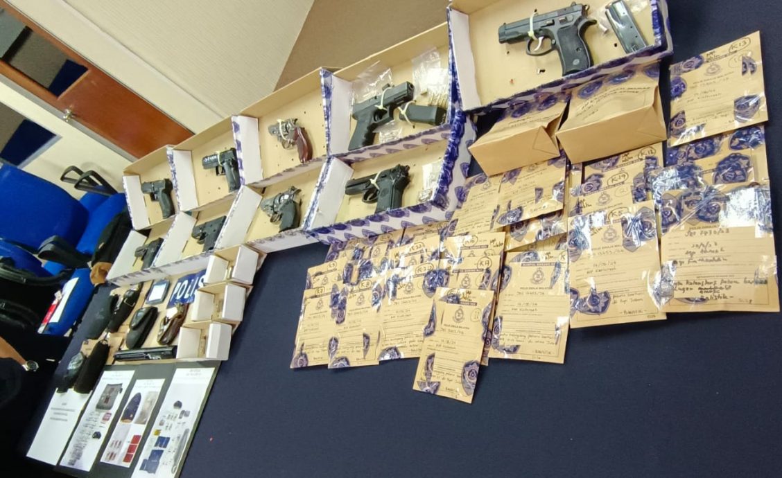 （已簽發）全國：柔州警方搗毀走私軍火及販毒團伙 起獲6手槍167子彈1.82公斤毒品