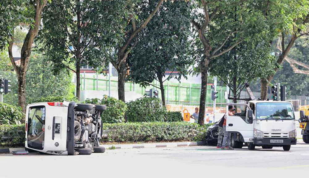 （已簽發）柔：獅城二三事：金文泰3車連環撞 83歲男女清醒送院