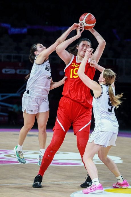 FIBA U18女籃亞洲盃| 張子宇223公分鶴立雞群  女姚明成中國女籃未來