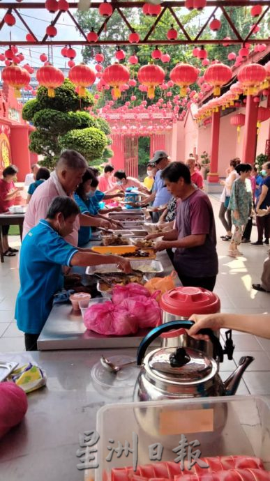 NS封面主文／“素名远播”神庙初一十五 免费供素食送暖