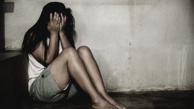 19年前性侵高中女兒 老來竟要求扶養　法官判免除義務