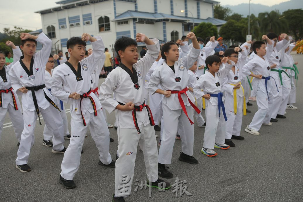 150周年大游行鼓乐喧天  太平迈向更繁华未来