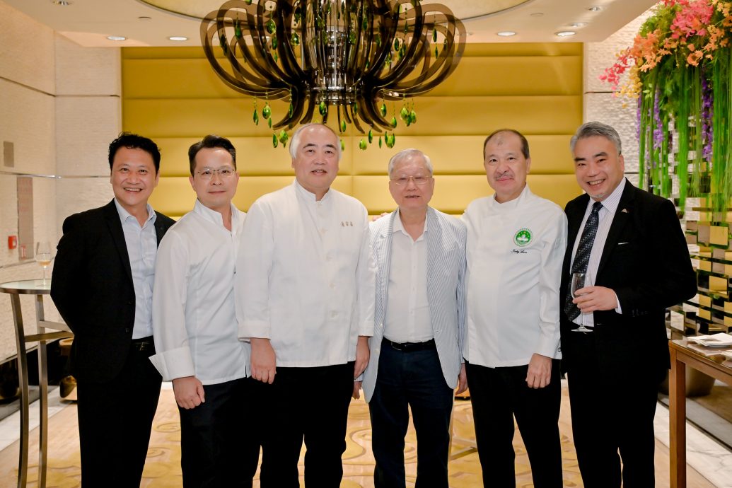 (From left to right) Executive Manager of Galaxy Macau Tam Chai Yu Chun Eric Lai, Vice President, Chinese Culinary, Galaxy Macau Tam Kwok Sing, Master Chef Li Xiaolin, the Chairman of Macau Cuisine Association, Sunny Ip, Master Chef Lam Chan Kuok and Assistant of Senior Vice President of F&B, Galaxy Macau Mr. Ben Man took a group photo at the kick-off ceremony.