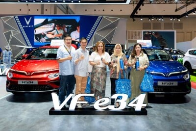VinFast delivers first batch of VF e34 in Indonesia