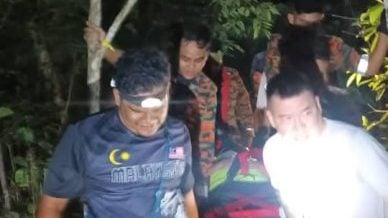 72歲華裔長者爬山暈倒 消拯員救出送院治療