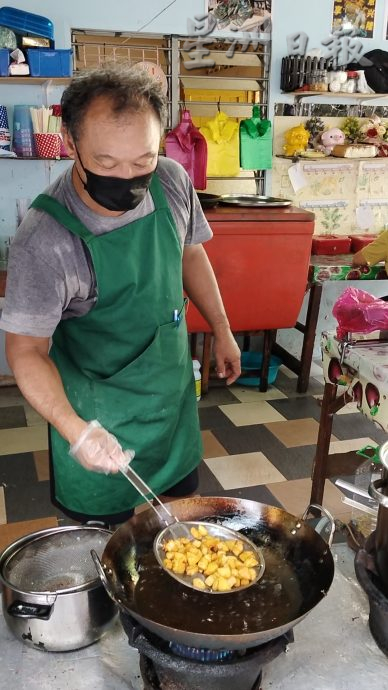 【人氣美食】／東興港金金粉檔 探尋靈魂咖哩之旅