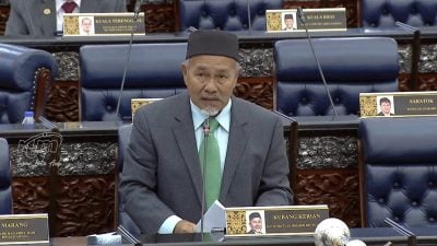 不满正副部长缺席审计修正案二读 端依布拉欣要求国会记录在案