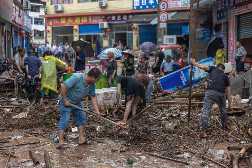 中国南方“天漏了” 半年流走近千亿人民币 322人死亡失踪