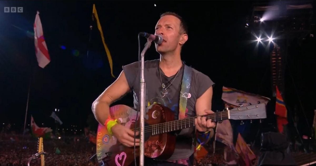伙Coldplay合奏经典歌  麦可霍士坐轮椅弹吉他 