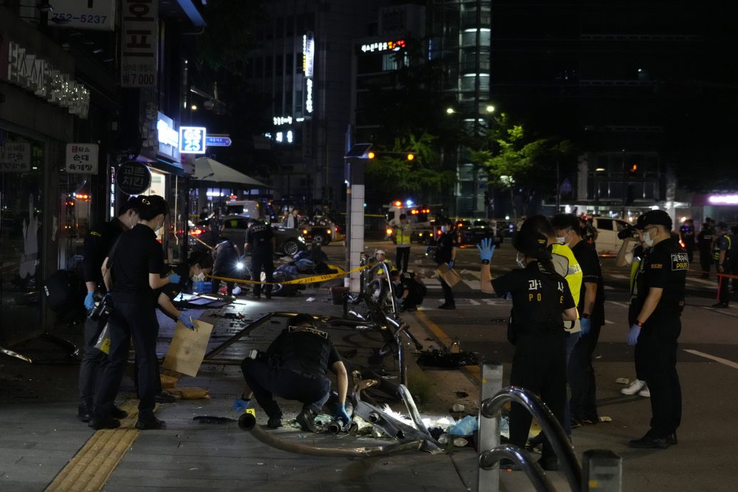 供星洲網：視頻|韓國首爾醸重大車禍  汽車逆向衝向人行道至少9死4傷