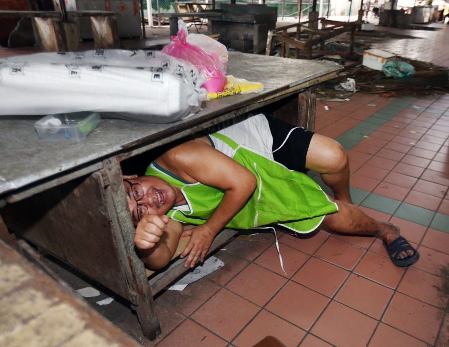 兵如港巴刹小贩回忆不舍满满 往前看盼返“新家”一天到来 