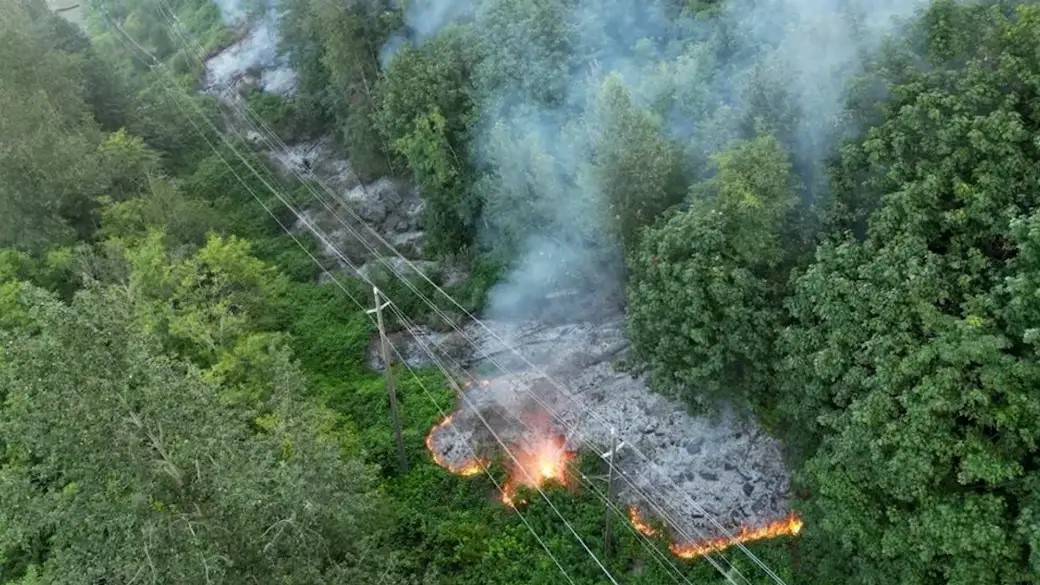 加拿大西北部山火肆虐 艾伯塔卑诗省数千名居民疏散